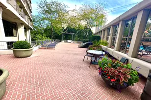 1960 N Lincoln Park West Ave, Chicago, IL 60614 - Photo 5