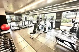 1960 N Lincoln Park West Ave, Chicago, IL 60614 - Photo 21