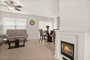 684 Vine St, Hampshire, IL 60140 - Photo 5