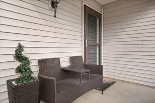 684 Vine St, Hampshire, IL 60140 - Photo 3