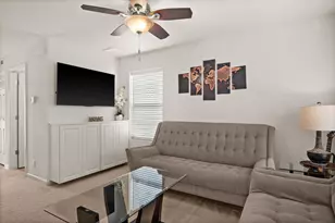 684 Vine St, Hampshire, IL 60140 - Photo 7