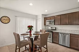 684 Vine St, Hampshire, IL 60140 - Photo 9