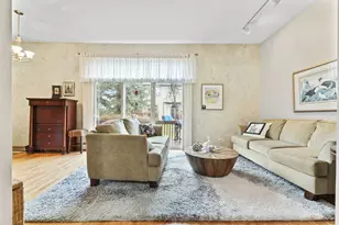 1030 Arbor Ct, Mount Prospect, IL 60056 - Photo 3