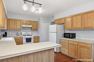 4519 W Shore Dr, Wonder Lake, IL 60097 - Photo 9