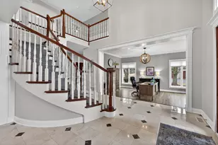 38W509 Golfview Ct, Saint Charles, IL 60175 - Photo 5