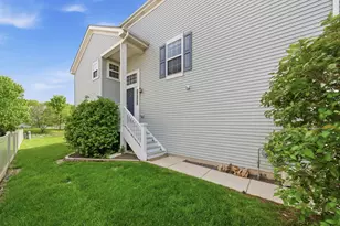 922 Saddle Ridge Dr, Joliet, IL 60432 - Photo 3