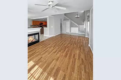 817 Blue Spruce Court, Lindenhurst, IL 60046 - Photo 3