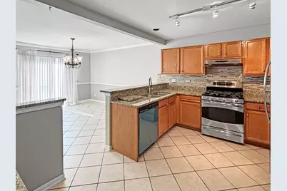 817 Blue Spruce Court, Lindenhurst, IL 60046 - Photo 5