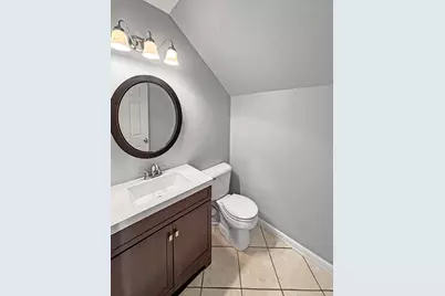 817 Blue Spruce Court, Lindenhurst, IL 60046 - Photo 7