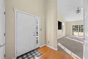 340 Manning Dr, Dekalb, IL 60115 - Photo 3