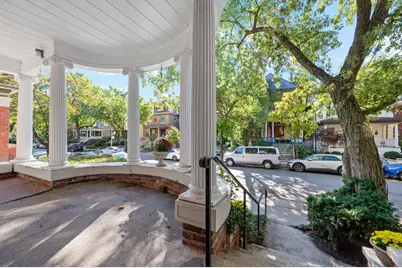 832 W Junior Terrace, Chicago, IL 60613 - Photo 3