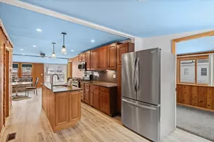 39224 Willow Ln, Antioch, IL 60002 - Photo 3