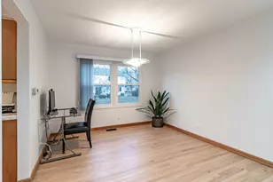 1265 Devonshire Rd, Buffalo Grove, IL 60089 - Photo 11