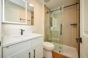 5200 N Winthrop Ave, Chicago, IL 60640 - Photo 11