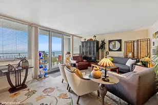 6145 N Sheridan Rd, Chicago, IL 60660 - Photo 3