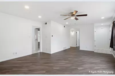 127 S Hawthorne Boulevard, Mundelein, IL 60060 - Photo 5