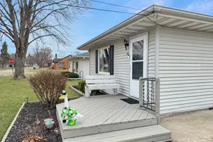 1107 Sanger St, Ottawa, IL 61350 - Photo 3