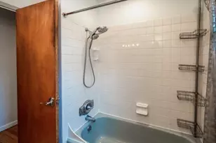 4715 W Lake Ave, Glenview, IL 60025 - Photo 9