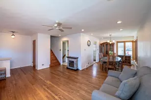 4715 W Lake Ave, Glenview, IL 60025 - Photo 3