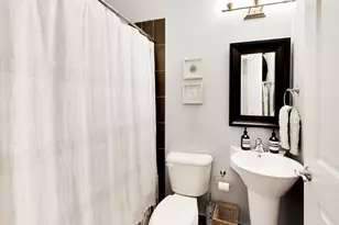 663 W Barry Ave, Chicago, IL 60657 - Photo 19