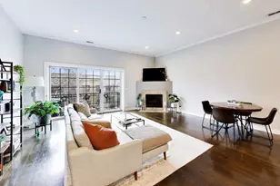 663 W Barry Ave, Chicago, IL 60657 - Photo 7