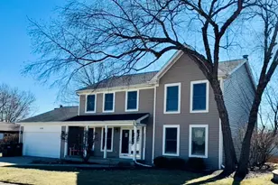 530 Cypress Bridge Rd, Lake Zurich, IL 60047 - Photo 1