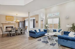 1618 Astor Ave, Oakbrook Terrace, IL 60181 - Photo 3