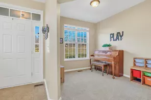 551 S Jade Ln, Round Lake, IL 60073 - Photo 5