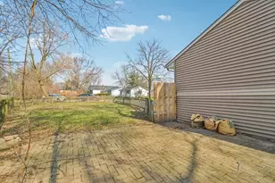 611 Golfview Dr, Round Lake Beach, IL 60073 - Photo 19