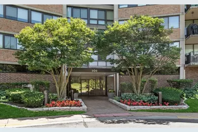 101 Bar Harbour Road #6M, Schaumburg, IL 60193 - Photo 1