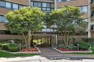 101 Bar Harbour Rd, Schaumburg, IL 60193 - Photo 1