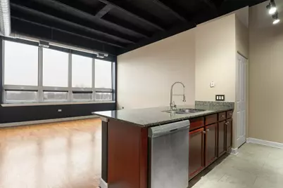 4131 W Belmont Avenue #402, Chicago, IL 60641 - Photo 5