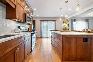 8832 Pleasant Ave, Hickory Hills, IL 60457 - Photo 5