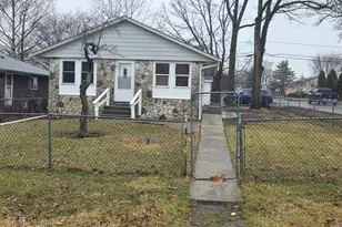 1514 Round Lake Dr, Round Lake Beach, IL 60073 - Photo 1