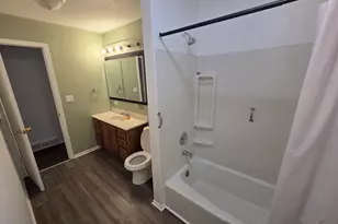 1514 Round Lake Dr, Round Lake Beach, IL 60073 - Photo 9