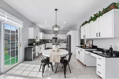 305 Hampton Road, Sugar Grove, IL 60554 - Photo 9