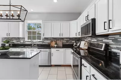 305 Hampton Road, Sugar Grove, IL 60554 - Photo 11