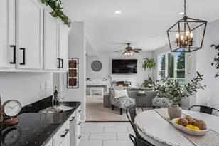 305 Hampton Rd, Sugar Grove, IL 60554 - Photo 13