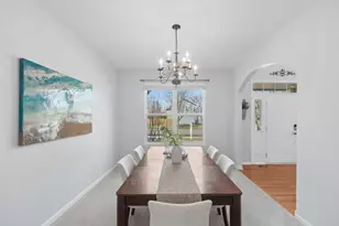 305 Hampton Rd, Sugar Grove, IL 60554 - Photo 7