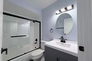 9460 Bay Colony Dr, Des Plaines, IL 60016 - Photo 11