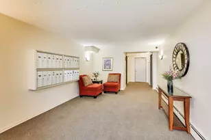 561 W Stratford Pl, Chicago, IL 60657 - Photo 5