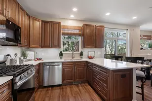 7017 Nathan Ln, Carpentersville, IL 60110 - Photo 7