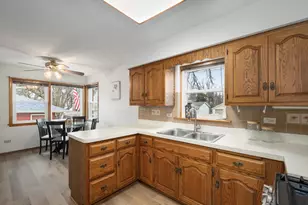 18547 Lexington Ave, Homewood, IL 60430 - Photo 9