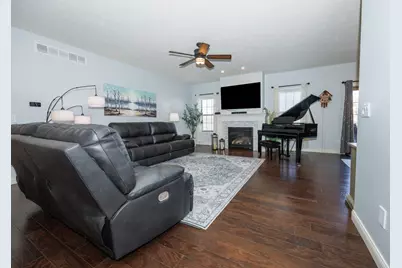 2709 Piney Run, Bloomington, IL 61705 - Photo 3