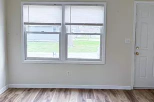 319 Missouri St, Atwood, IL 61913 - Photo 5