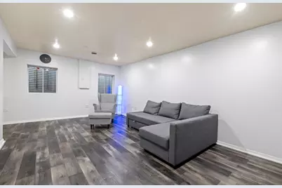 204 Southwicke Drive, Streamwood, IL 60107 - Photo 35