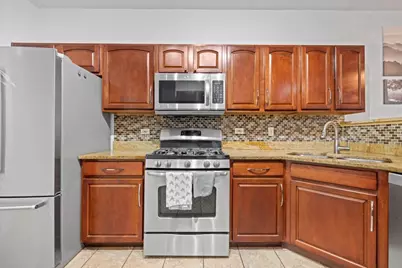 204 Southwicke Drive, Streamwood, IL 60107 - Photo 15