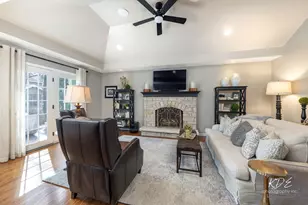 992 Belaire Ct, Naperville, IL 60563 - Photo 15