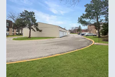 191 N Waters Edge Drive #101, Glendale Heights, IL 60139 - Photo 9