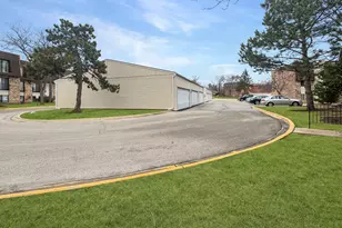 191 N Waters Edge Dr, Glendale Heights, IL 60139 - Photo 9